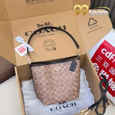 COACH | Item ID: 05240