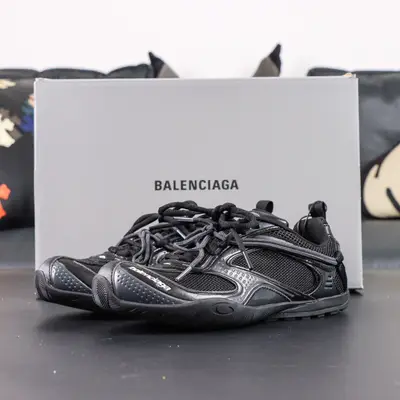 BALENCIAGA