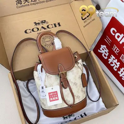 COACH | Item ID: 04703