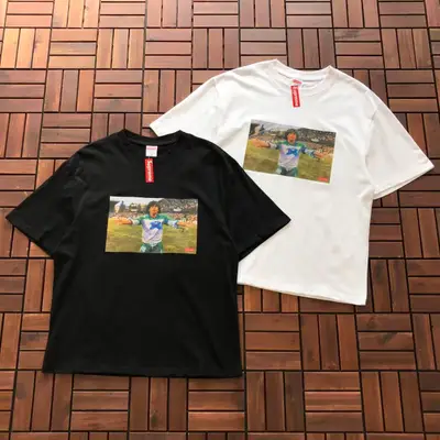 SUPREME T-Shirt