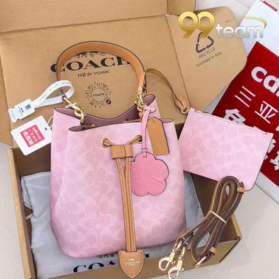 COACH | Item ID: 04449