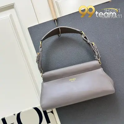 PRADA | Item ID: 09447