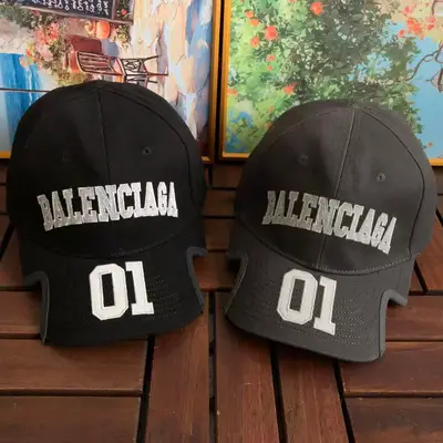 BALENCIAGA Cap