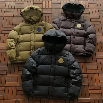 MONCLER Jacke