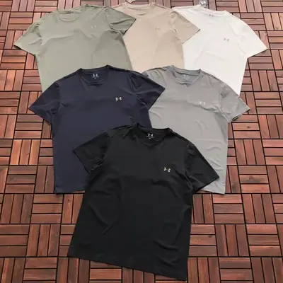 UNDER ARMOUR T-Shirt
