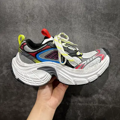 BALENCIAGA