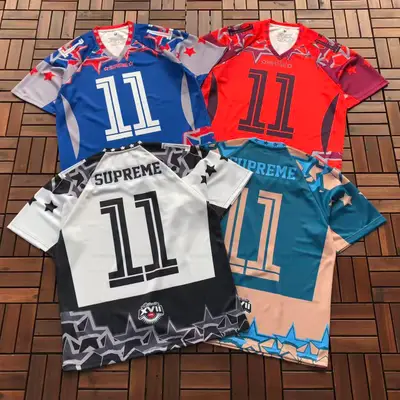 SUPREME T-Shirt