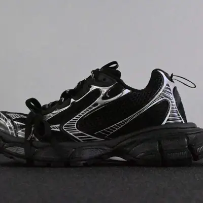BALENCIAGA