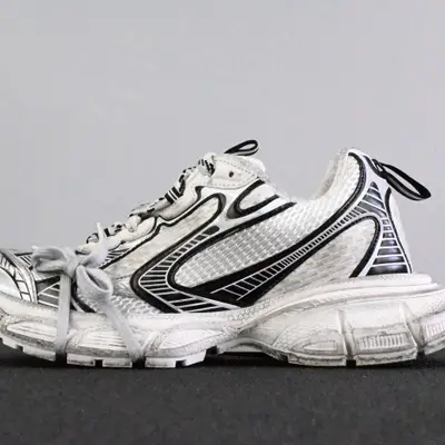 BALENCIAGA