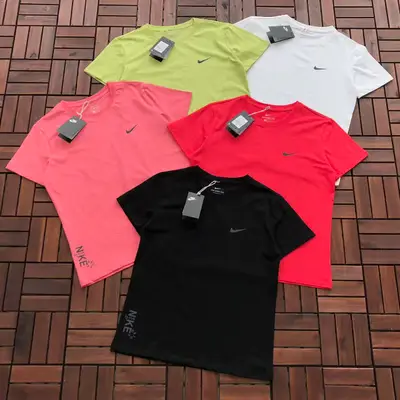NIKE T-Shirt
