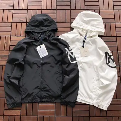 MONCLER Jacke
