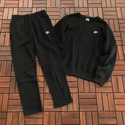 NIKE Sweater