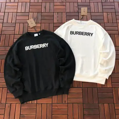 BURBERRY Sweater
