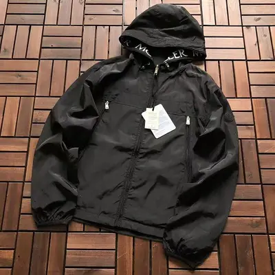 MONCLER Jacke