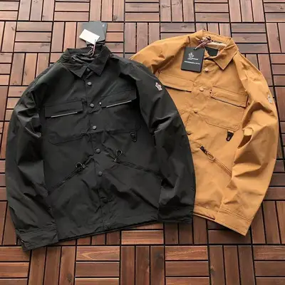 MONCLER Jacke