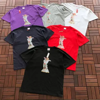 SUPREME T-Shirt