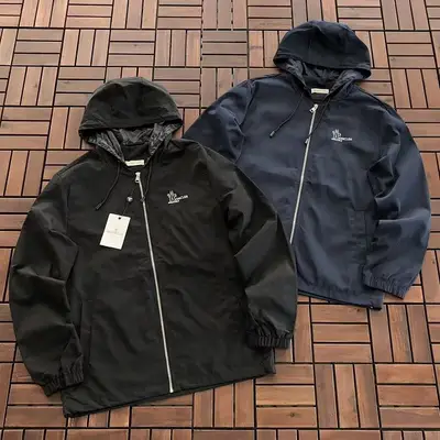 MONCLER Jacke