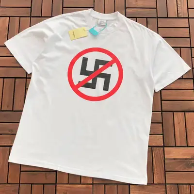 VETEMENTS T-Shirt