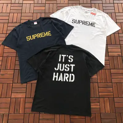 SUPREME T-Shirt