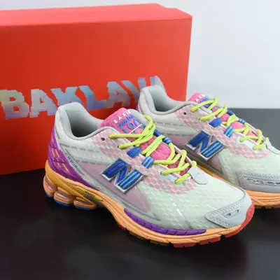 NEW BALANCE