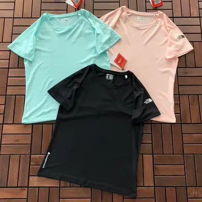 THE NORTH FACE T-Shirt
