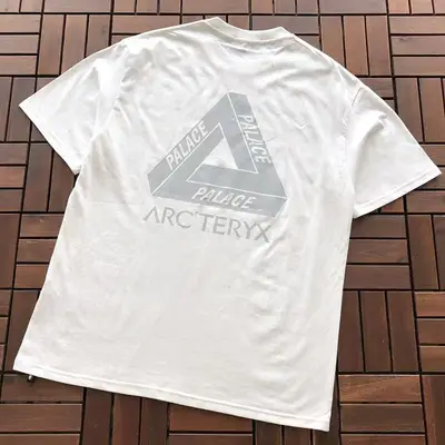PALACE T-Shirt