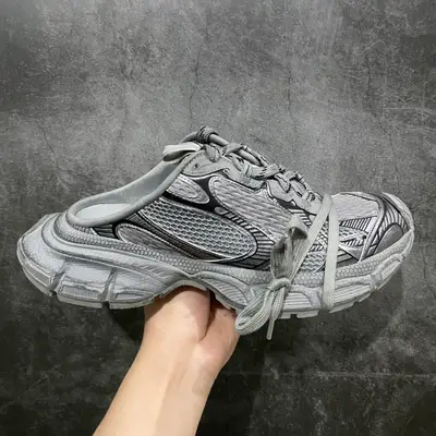 BALENCIAGA