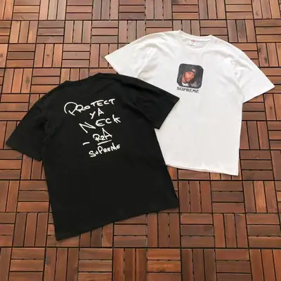 SUPREME T-Shirt