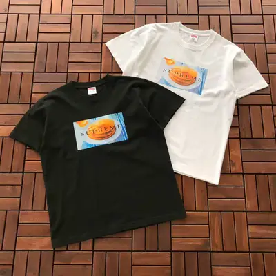 SUPREME T-Shirt