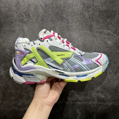 BALENCIAGA