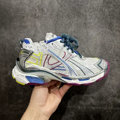 BALENCIAGA