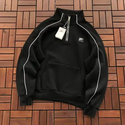 NIKE Sweater