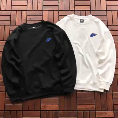 NIKE Sweater