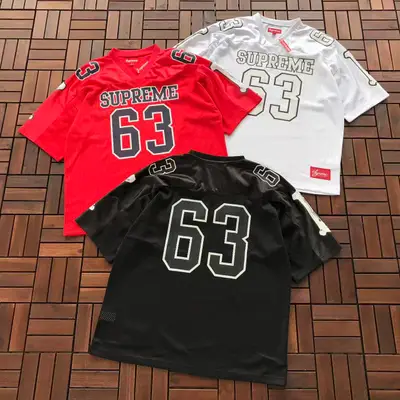 SUPREME T-Shirt