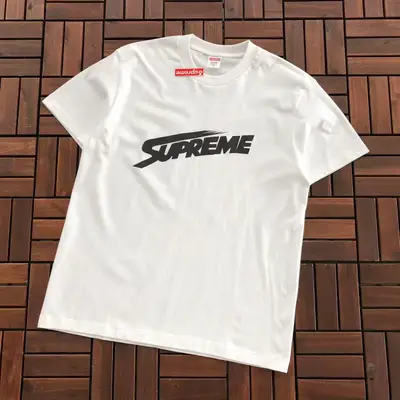 SUPREME T-Shirt