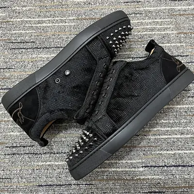 LOUBOUTINS