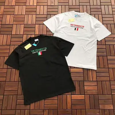 VETEMENTS T-Shirt