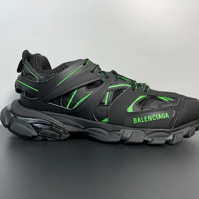 BALENCIAGA
