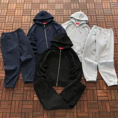 SUPREME Hoodie