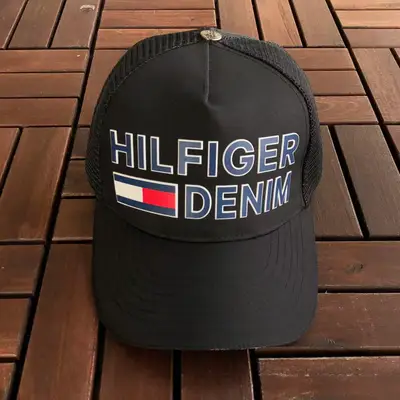 TOMMY HILFIGER Cap