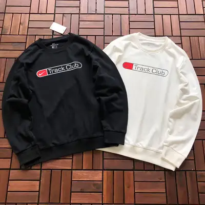 NIKE Sweater