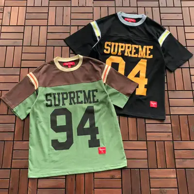 SUPREME T-Shirt