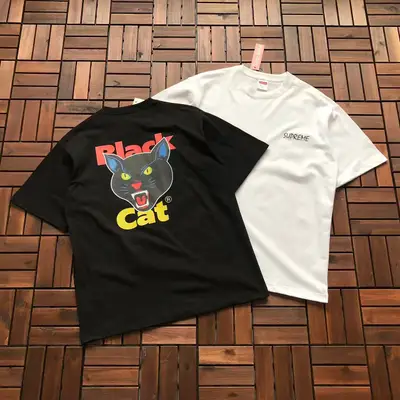 SUPREME T-Shirt