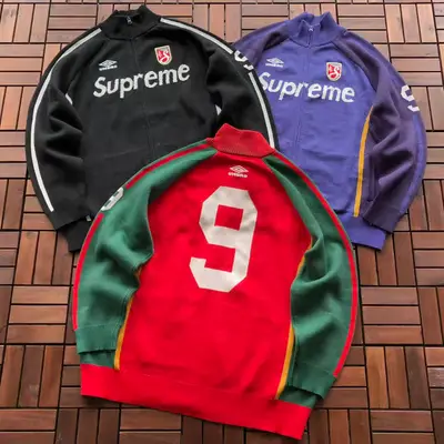 SUPREME Sweater