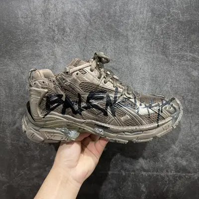 BALENCIAGA