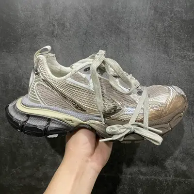 BALENCIAGA