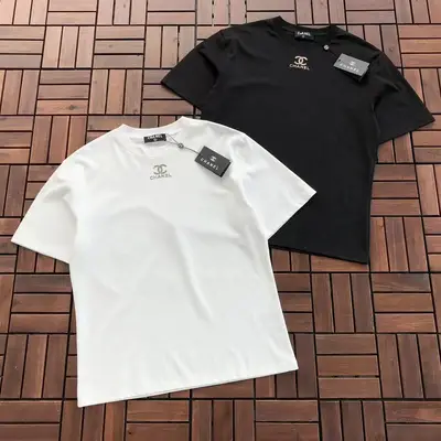 CHANEL T-Shirt