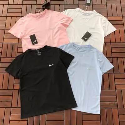 NIKE T-Shirt