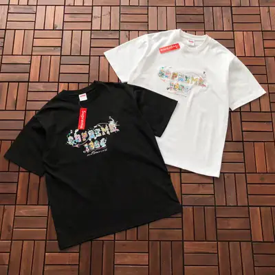 SUPREME T-Shirt