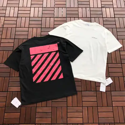 OFF-WHITE T-Shirt